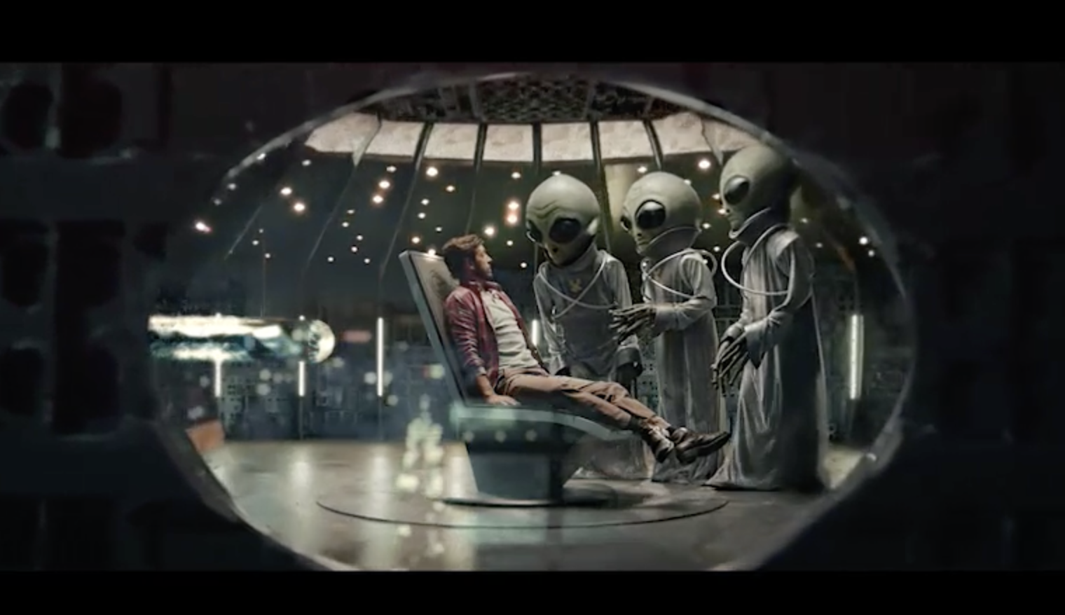 ZUM-GOLDENEN_HIRSCHEN_Stefanie-Hilker_Creative-Director_NUTELLA_FERRERO_dein_nutella__Nutella_Alien